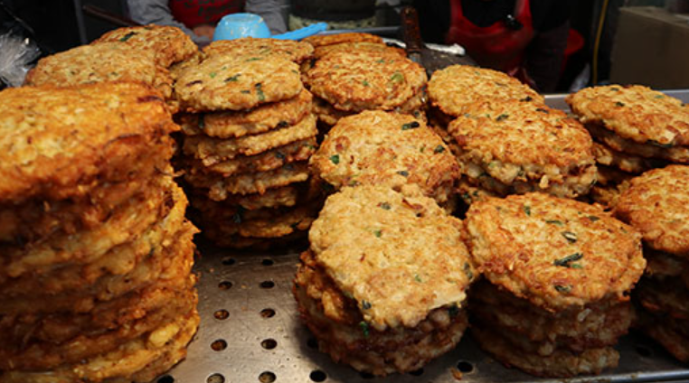 bindaetteok on the griddle